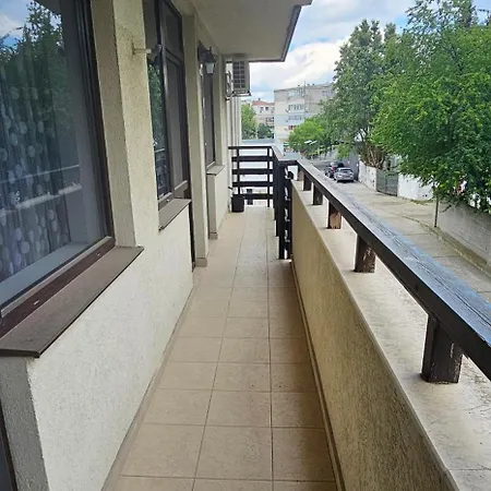 Проживання в сім'ї Vp Vigo Beach Несебир