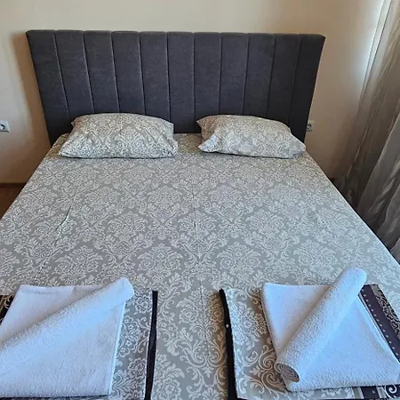 Проживання в сім'ї Vp Vigo Beach Несебир