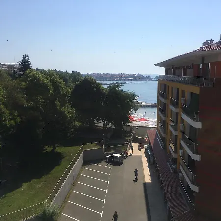 Проживання в сім'ї Vp Vigo Beach Несебир